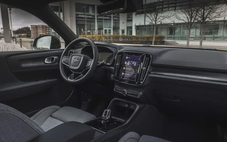 2024 Volvo EX40 Core Twin Motor Interior Images