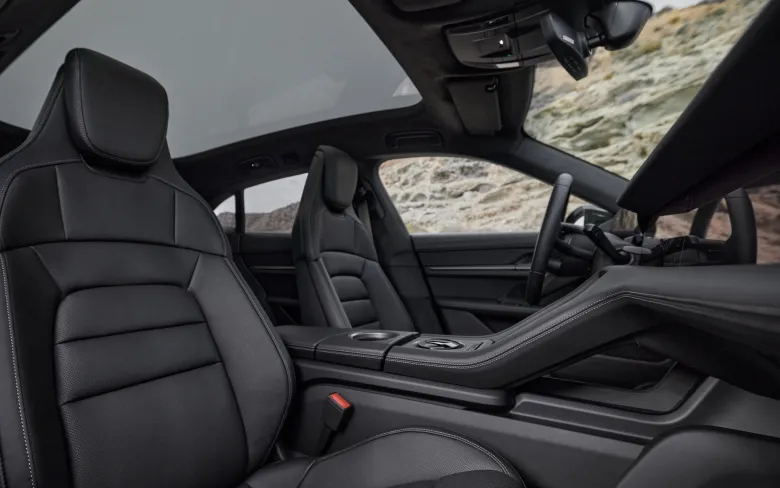 New Porsche Taycan interior (10)