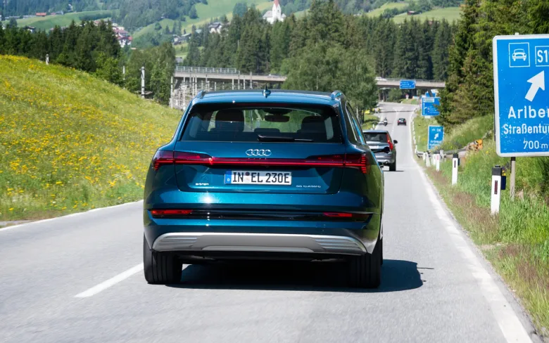 2023 Audi e-tron lease deal image 6