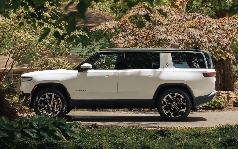 Rivian R1S lease deal image 2