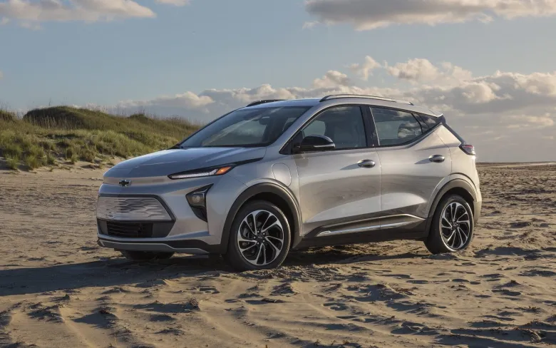 image 1 Chevrolet Bolt EUV best electric compact suv