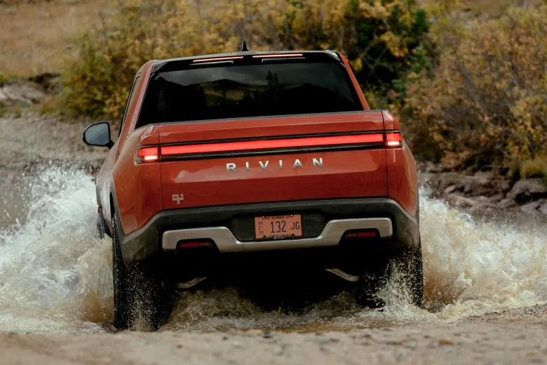 best used electric cars Rivian R1T (11)