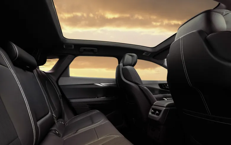 New 2025 Cadillac OPTIQ Luxury SUV Interior Image 5