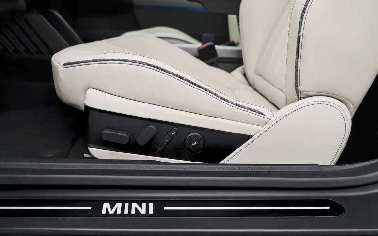 10 Mini Cooper SE best electric hatchback image