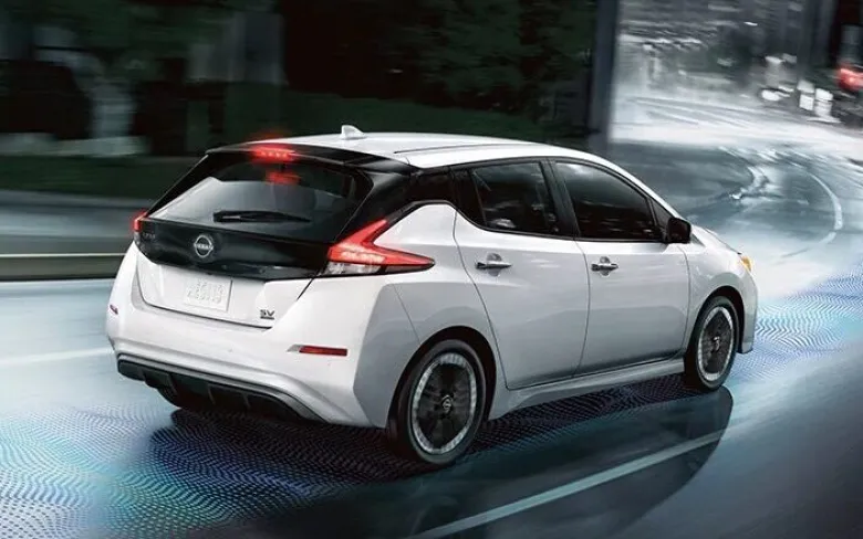 3 Nissan Leaf best electric hatchback image