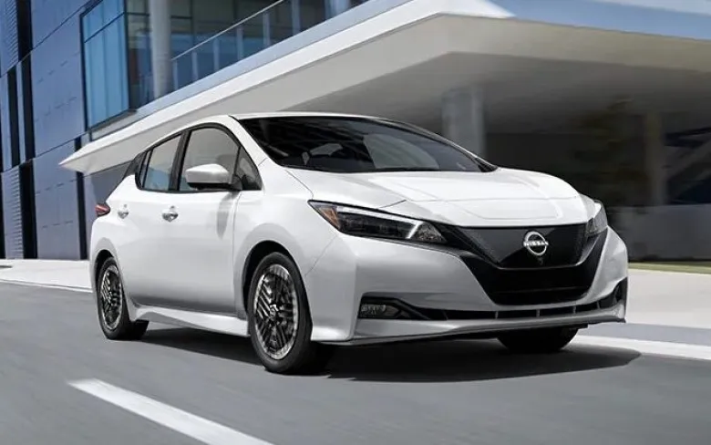 7 Nissan Leaf best electric hatchback image