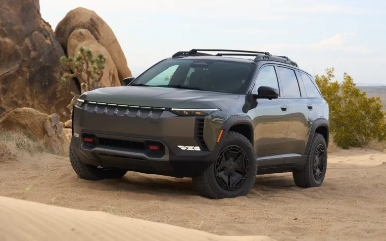 Electric Jeep Wagoneer S Trailhawk Concept Exterior Image 2